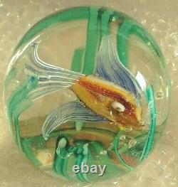 Beautiful Fratelli Toso Aquarium Iridescent Fish & Seaweed Glass Paperweight