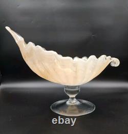 Bowl Vintage Lavorazione Arte Murano Shell Hand Blown Pedestal Cream Iridescent