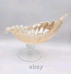 Bowl Vintage Lavorazione Arte Murano Shell Hand Blown Pedestal Cream Iridescent