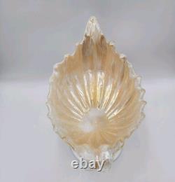 Bowl Vintage Lavorazione Arte Murano Shell Hand Blown Pedestal Cream Iridescent