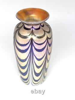 Gold Luster Vase with Red Murano Design. By Saul Alcaraz. Blown Glass