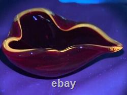 Hand Blown Murano Heart Pinched Red glass UV 365 Reactive