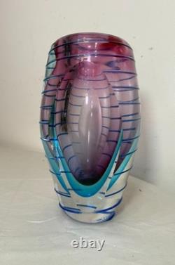 High quality vintage hand blown Italian Murano signed art studio glass vase