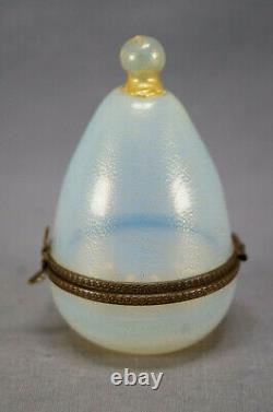 Murano Venetian Opaline & Gold Aventurine Glass Hand Blown Egg Shape Trinket Box