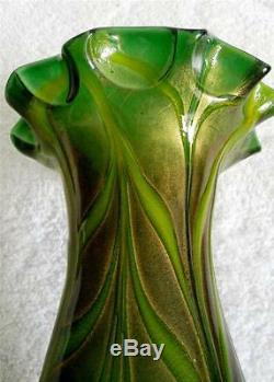 Murano art deco style hand blown glass vase green and gold