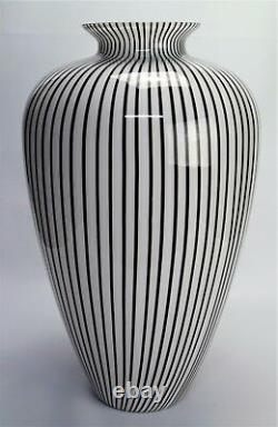 Murano glass vase Designed by Lino Tagliapietra for Effetre International