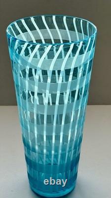 Nuvola Murano glass vase, entirely hand-blown in Italy during the early 1980s