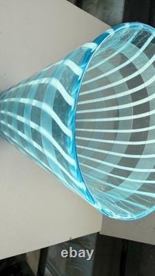 Nuvola Murano glass vase, entirely hand-blown in Italy during the early 1980s