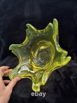 Vintage Mid Century Murano Hand Blown Starburst Lime Green/yellow Centerpiece
