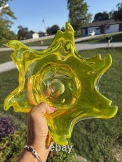 Vintage Mid Century Murano Hand Blown Starburst Lime Green/yellow Centerpiece