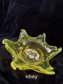 Vintage Mid Century Murano Hand Blown Starburst Lime Green/yellow Centerpiece