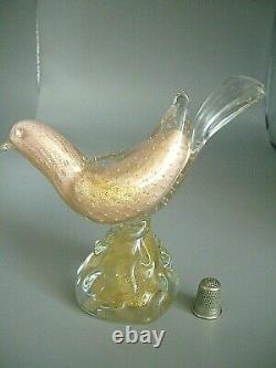 Vintage Murano Salviati pink lattimo gold powder bullicante glass bird sculpture