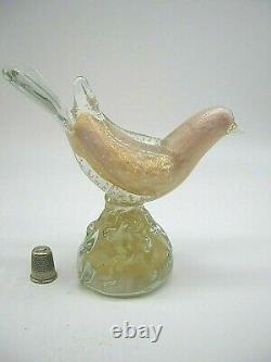 Vintage Murano Salviati pink lattimo gold powder bullicante glass bird sculpture