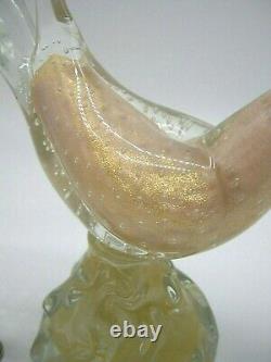 Vintage Murano Salviati pink lattimo gold powder bullicante glass bird sculpture