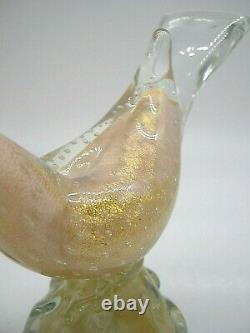 Vintage Murano Salviati pink lattimo gold powder bullicante glass bird sculpture