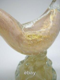 Vintage Murano Salviati pink lattimo gold powder bullicante glass bird sculpture